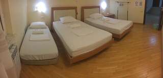 Хостелы Bless Haven Hostel and Tours Ереван Двухместный номер Делюкс с 1 кроватью или 2 отдельными кроватями-2
